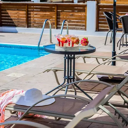 Villa White Jasmin